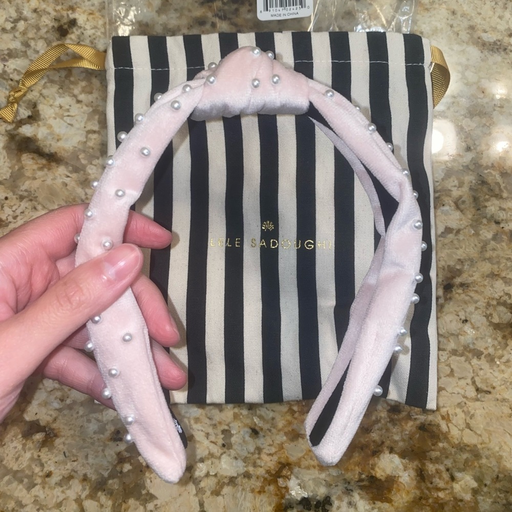 Lele Sadoughi velvet petite headband.